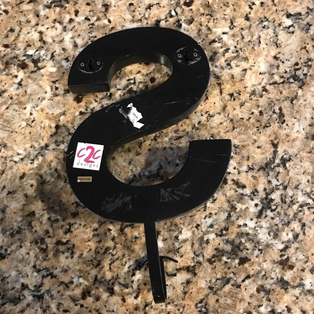 🍀Distressed “S” Hook